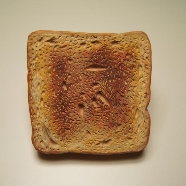 Toast, 2014, Holz, Farbe, 13 x 10 x 8,5 cm